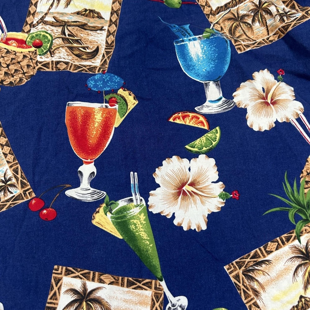 Winnie Fashion Shirt Mens XL Blue Hawaiian Cocktail Print Button Up Made Hawaii - Picture 12 of 12